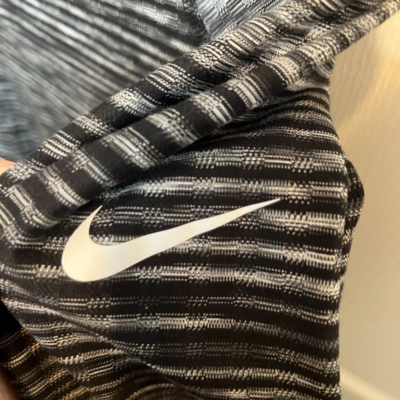 NikePro Hyperwarm Training Top - Picture 4 of 4